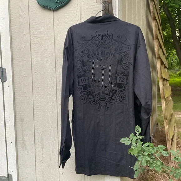 Men’s Ecko Unltd. Classic Studded Black Velvet Accented Button Down Shirt! - Picture 6 of 11